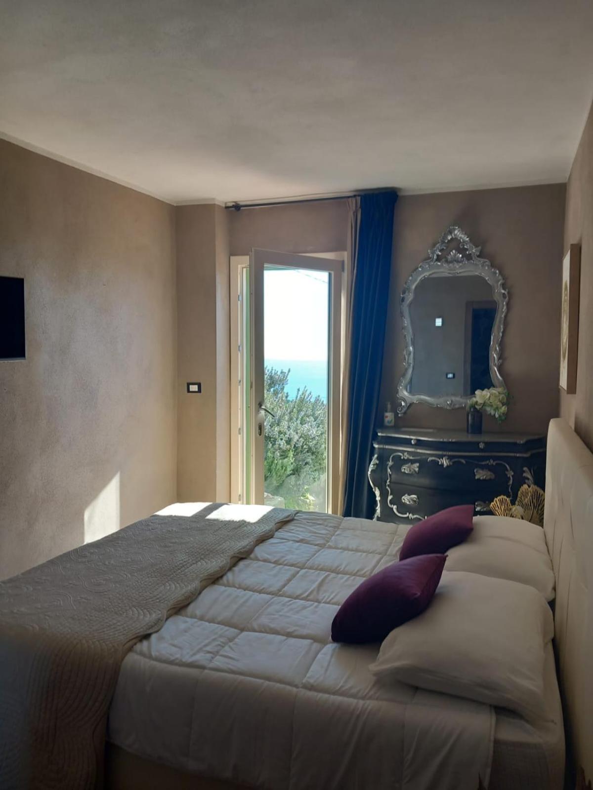 Dolci Risvegli Appartamento Vista Mare Ventimiglia Habitación foto