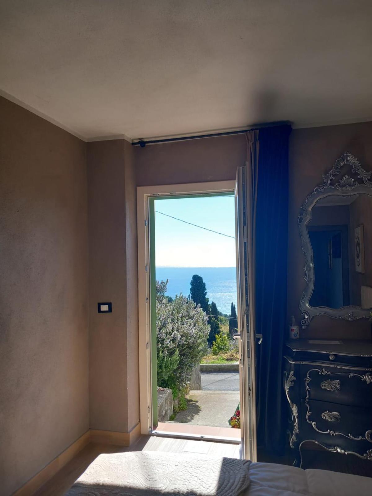 Dolci Risvegli Appartamento Vista Mare Ventimiglia Habitación foto